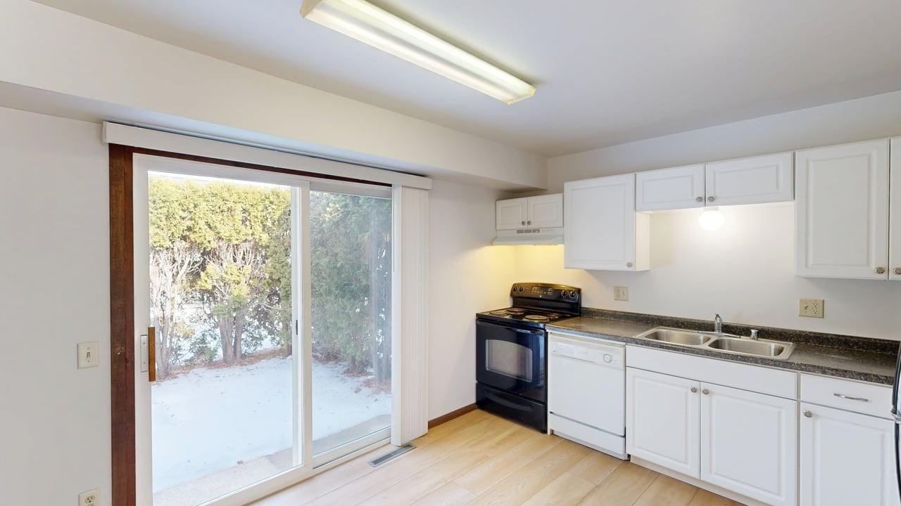 421 Simonson St #423 - Photo 6 of 19