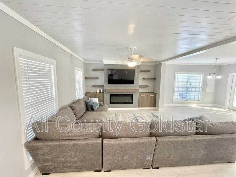 4254 Flamingo Blvd - Photo 5 of 29