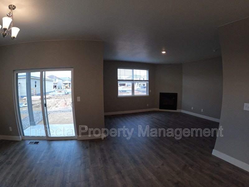 1938 Raindrop Dr - Photo 3 of 23