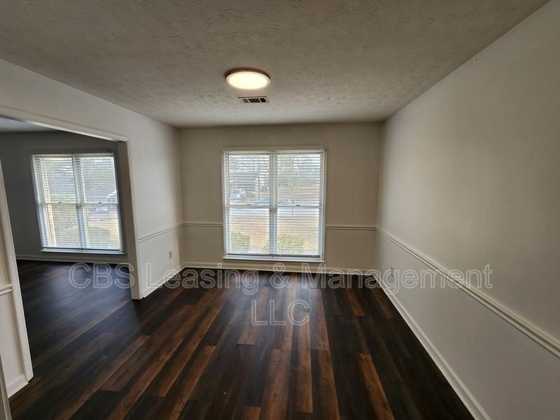 710 Rodney St - Photo 3 of 23