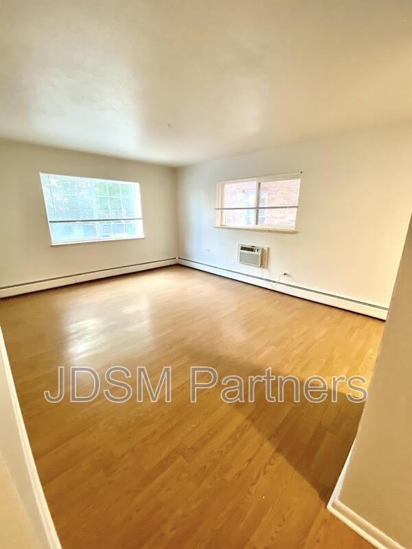 1415 N Pearl St - Photo 4 of 20