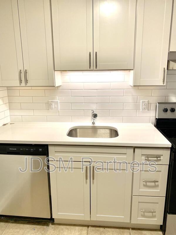 1415 N Pearl St #102 - Photo 3 of 7