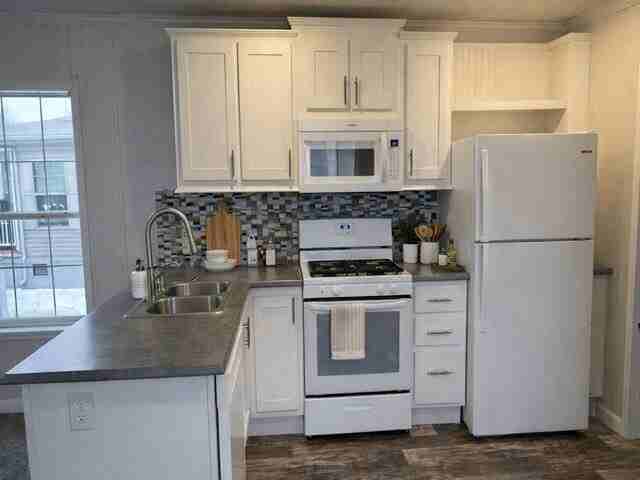 825 Willowbrook Dr - Photo 2 of 30