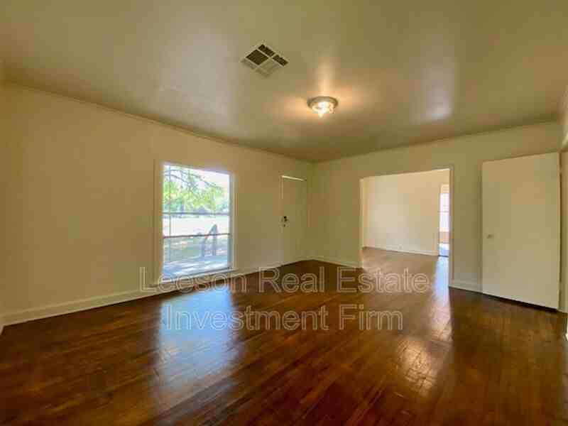 3050 Boone St - Photo 6 of 10