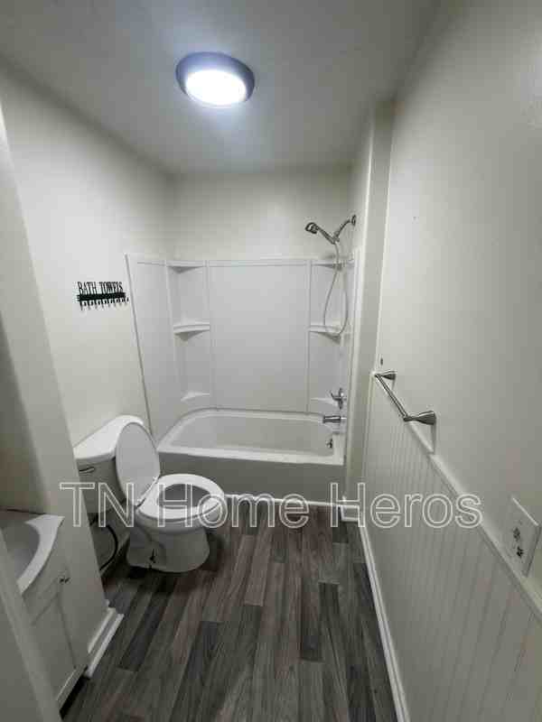 2427 Seymour Ave - Photo 3 of 6