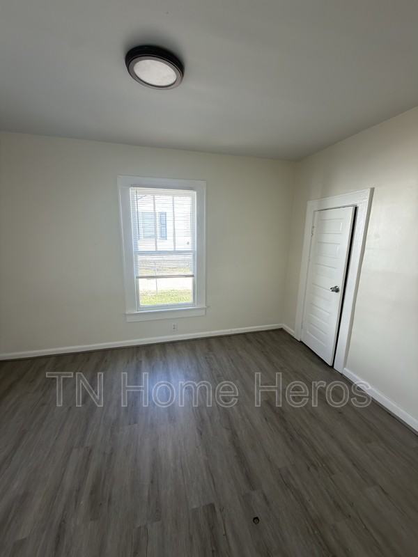 2427 Seymour Ave - Photo 5 of 6