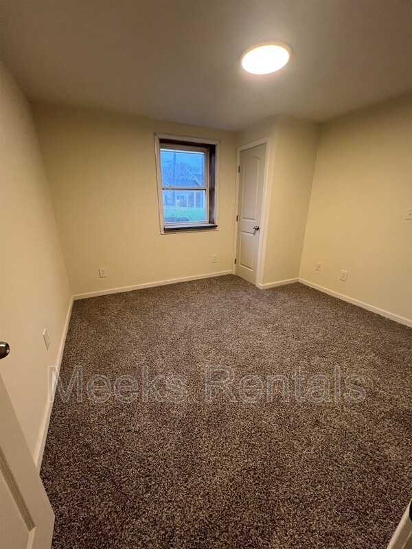 74 Maple Ln - Photo 3 of 6