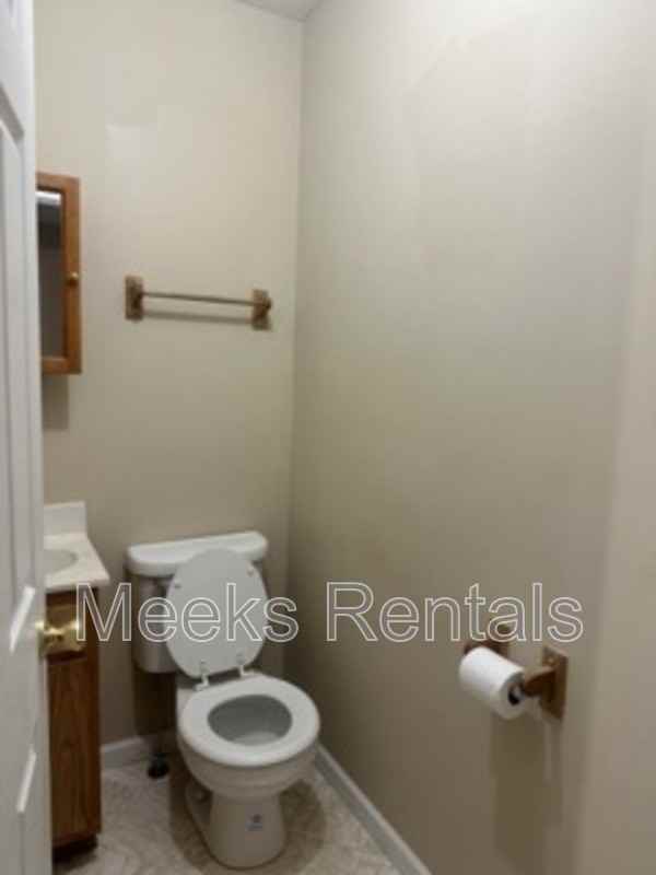 166 Mount Vernon Ln - Photo 5 of 8