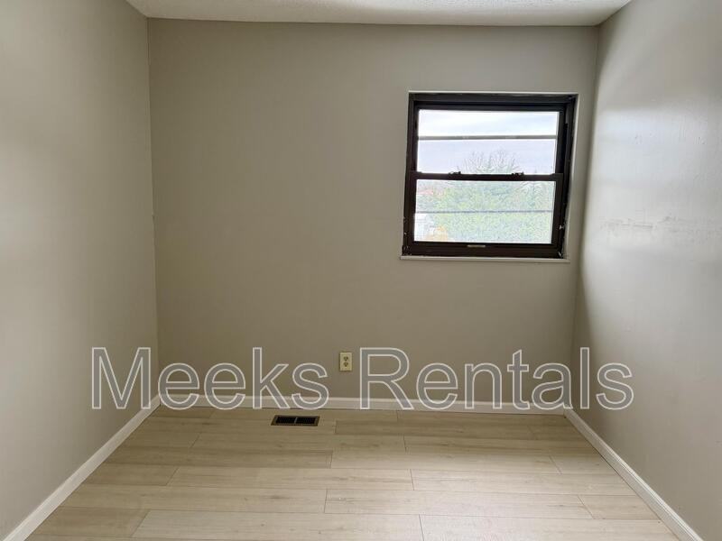 205 Fairway Gdns - Photo 5 of 7