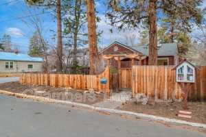 featured image of 1252 Nw Milwaukee Ave