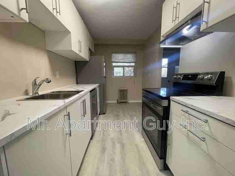 431 Martha St #8 - Photo 5 of 17