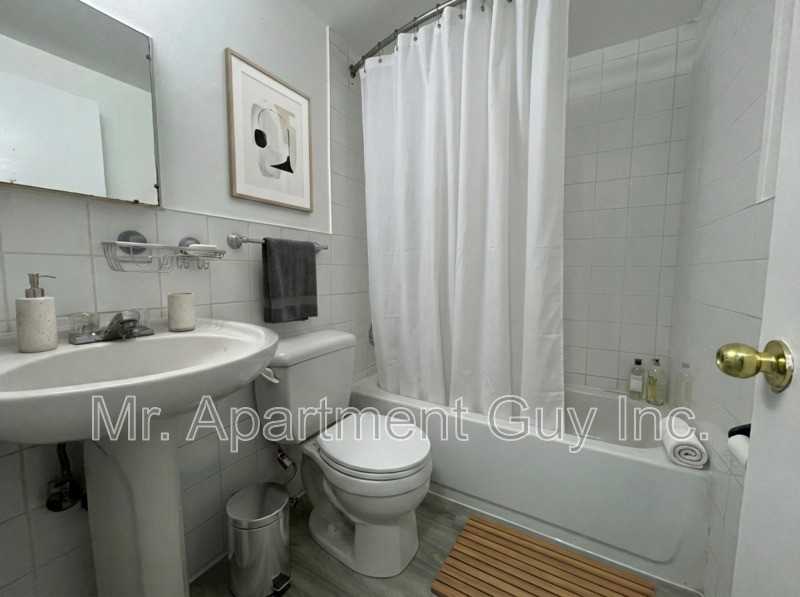 431 Martha St #8 - Photo 7 of 17