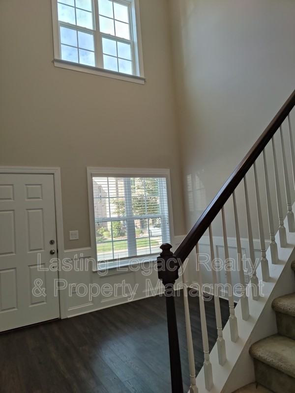 841 Silver Leaf Dr - Photo 2 of 11