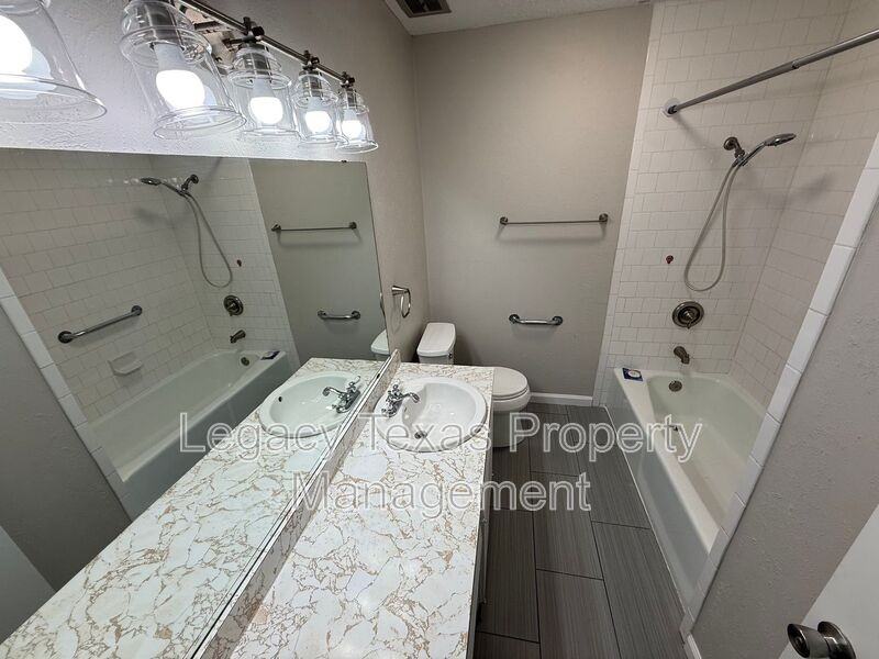 110 Glen Rose Ave - Photo 7 of 11