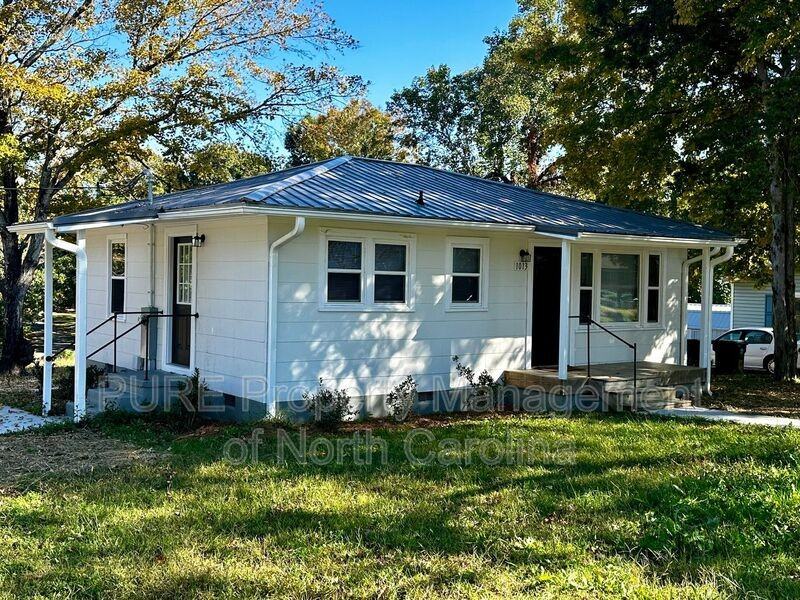 1013 Eleanor Dr - Photo 2 of 24