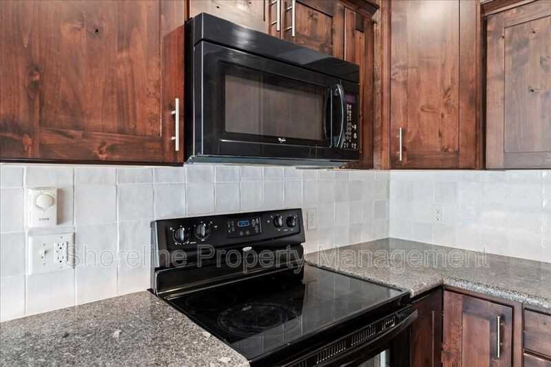 2607 N Lancaster Dr #301 - Photo 3 of 36