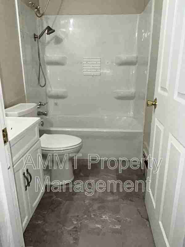 2833 3rd Ave Se - Photo 3 of 10