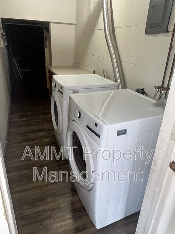 2833 3rd Ave Se - Photo 6 of 10