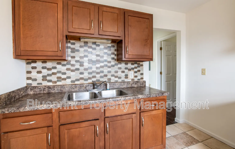 1413 12th Ave N #1 - Photo 4 of 7