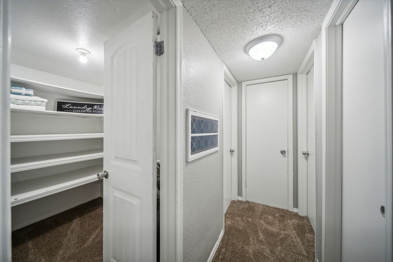 Boca Vista Apartments - Photo 7 of 20
