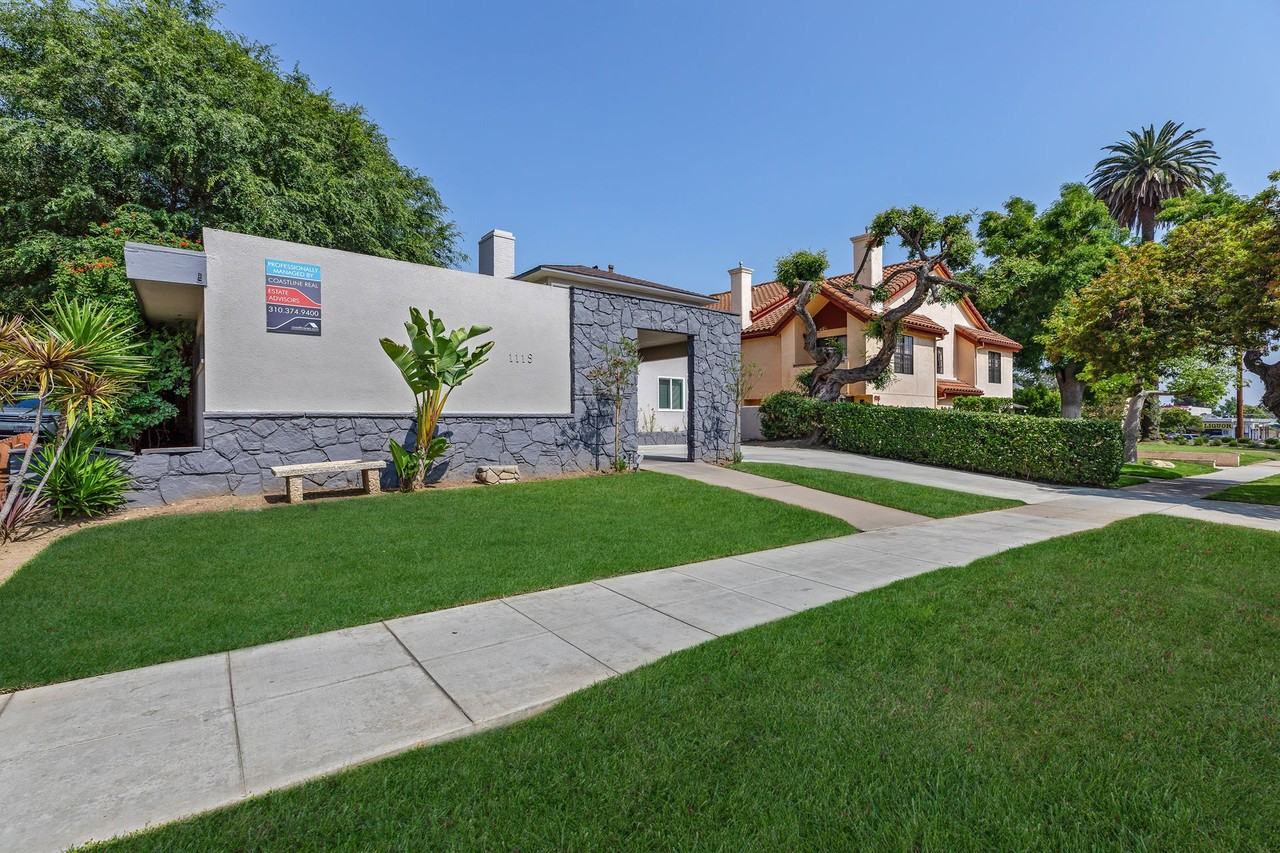 Huntington - Photo 4 of 12