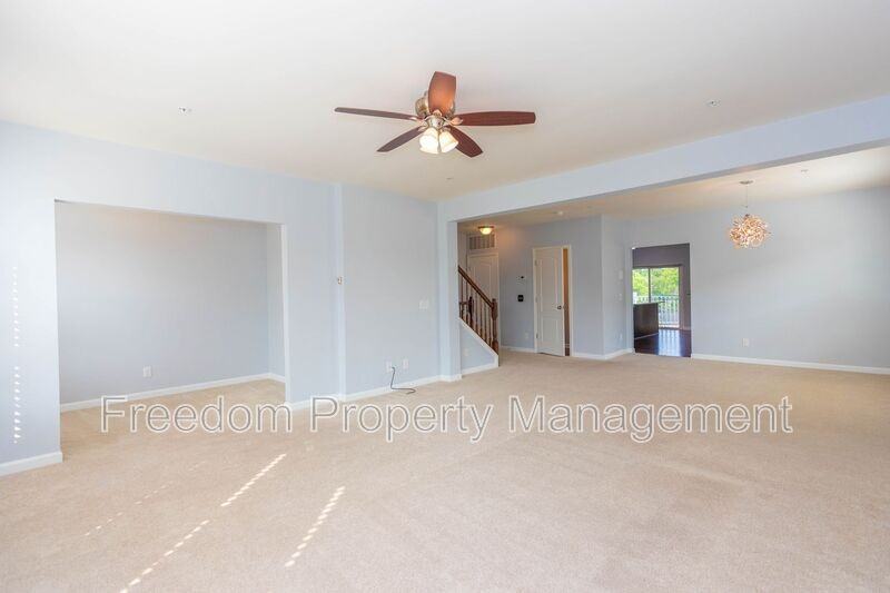 17002 Beveridge Dr - Photo 7 of 42