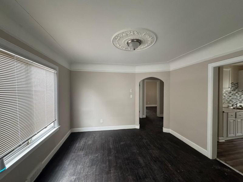 14161 Montrose St - Photo 4 of 12