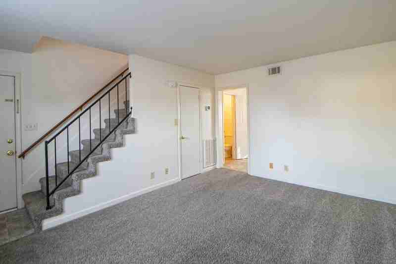 1603 Minglewood Dr #10 - Photo 3 of 20