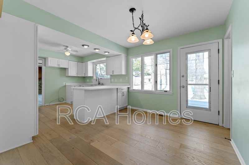 423 Jenny Ln - Photo 5 of 17