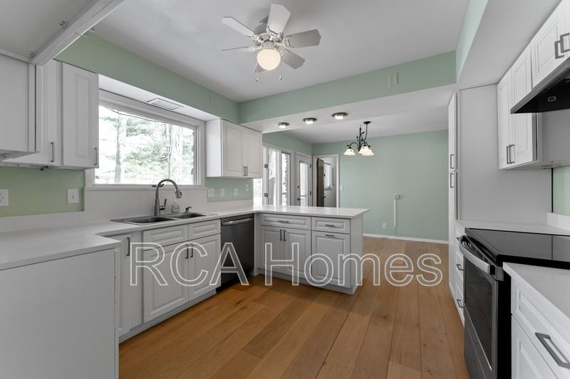 423 Jenny Ln - Photo 7 of 17