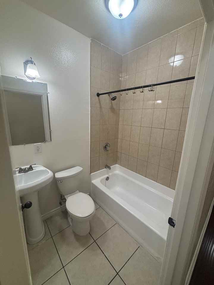 5900 South Hoover Street #1 - Photo 5 of 9