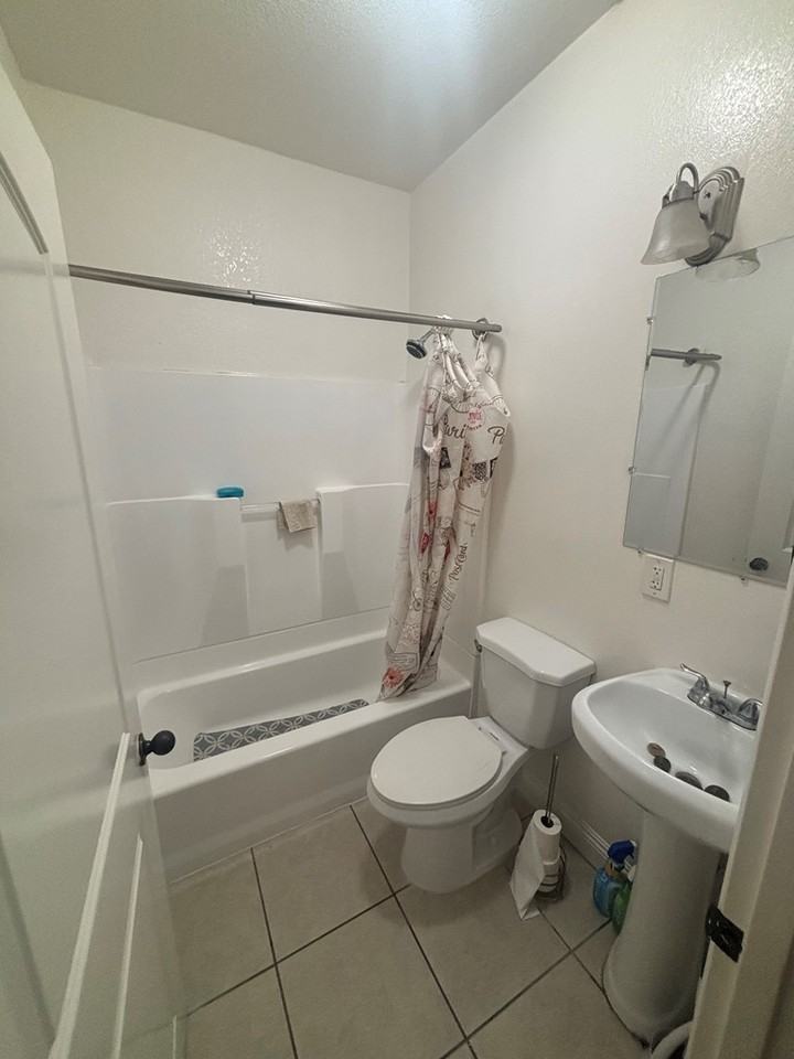 5900 South Hoover Street #1 - Photo 6 of 9