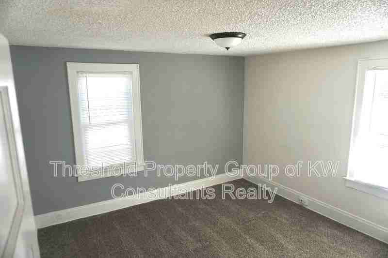 1473 Arlington Ave - Photo 4 of 11