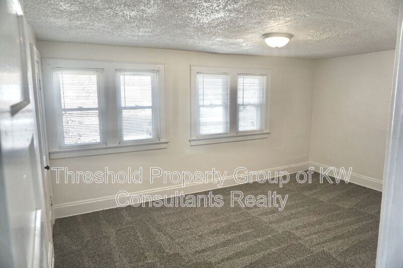 1473 Arlington Ave - Photo 6 of 11