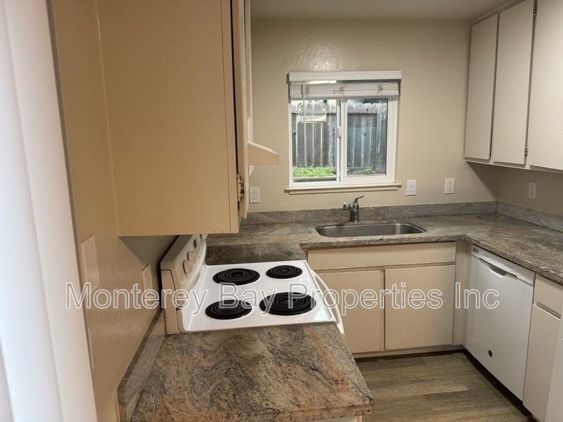 3401 Mission Dr - Photo 7 of 11