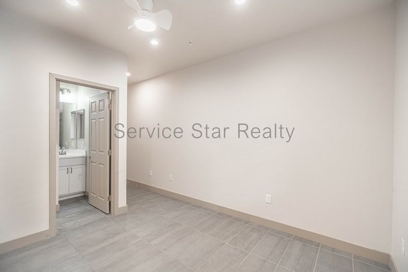 4438 N 27th St #25 - Photo 5 of 30