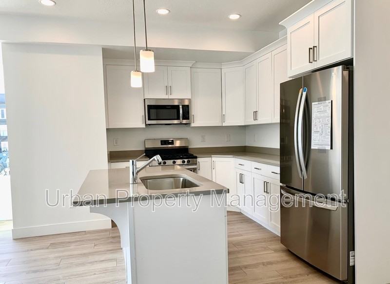 143 E Verdon Ct - Photo 3 of 24