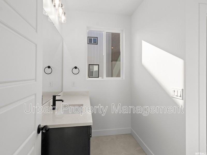 143 E Verdon Ct - Photo 7 of 24