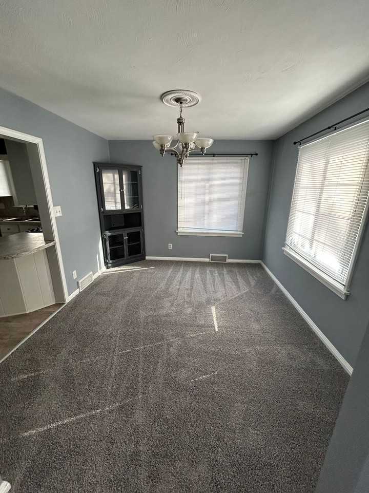 2831 Starr Ave - Photo 3 of 25