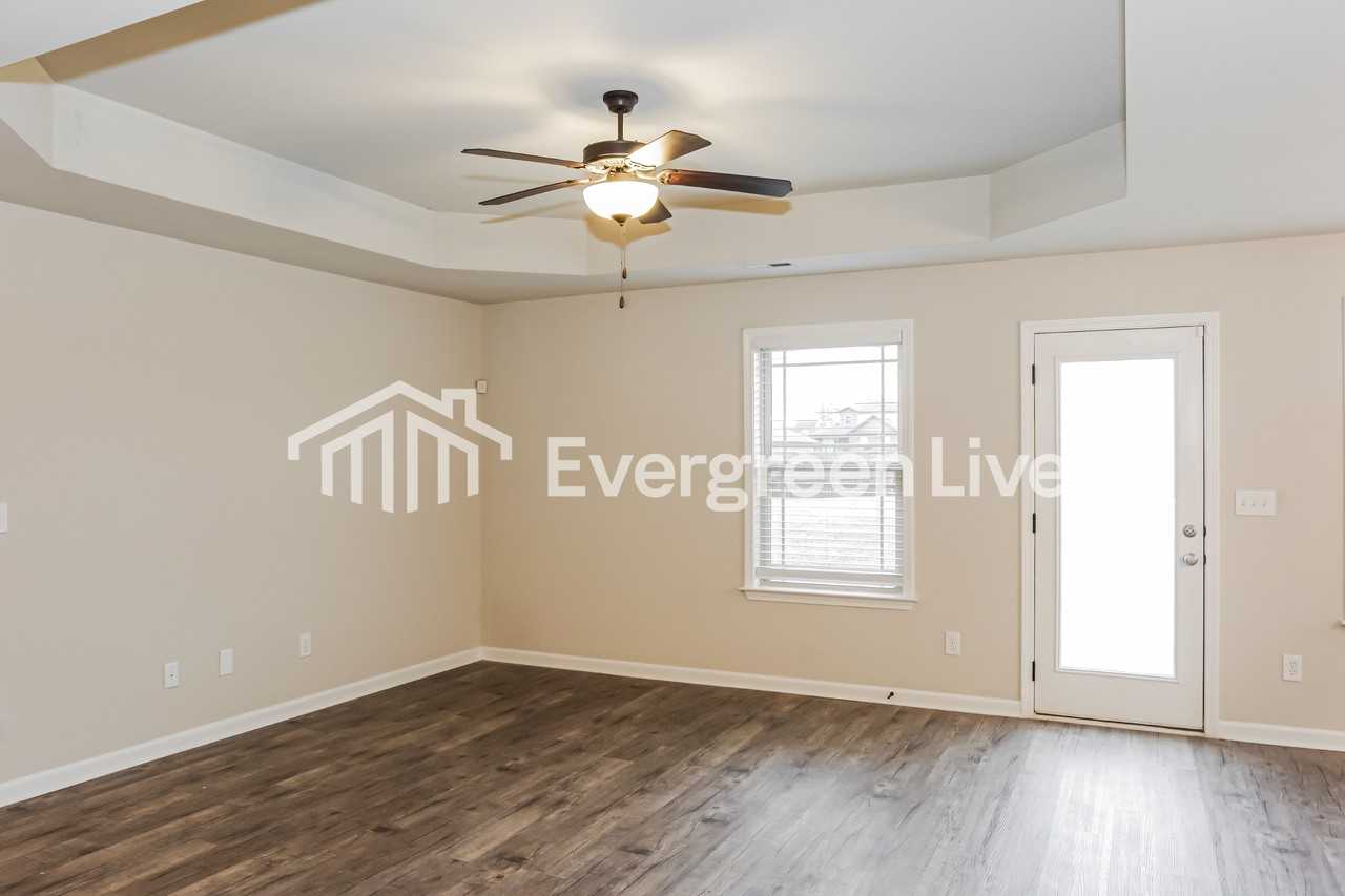 117 Hulsey Ln - Photo 2 of 15