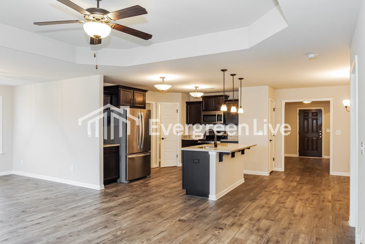 117 Hulsey Ln - Photo 3 of 15