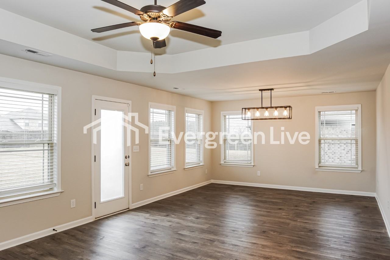 117 Hulsey Ln - Photo 4 of 15