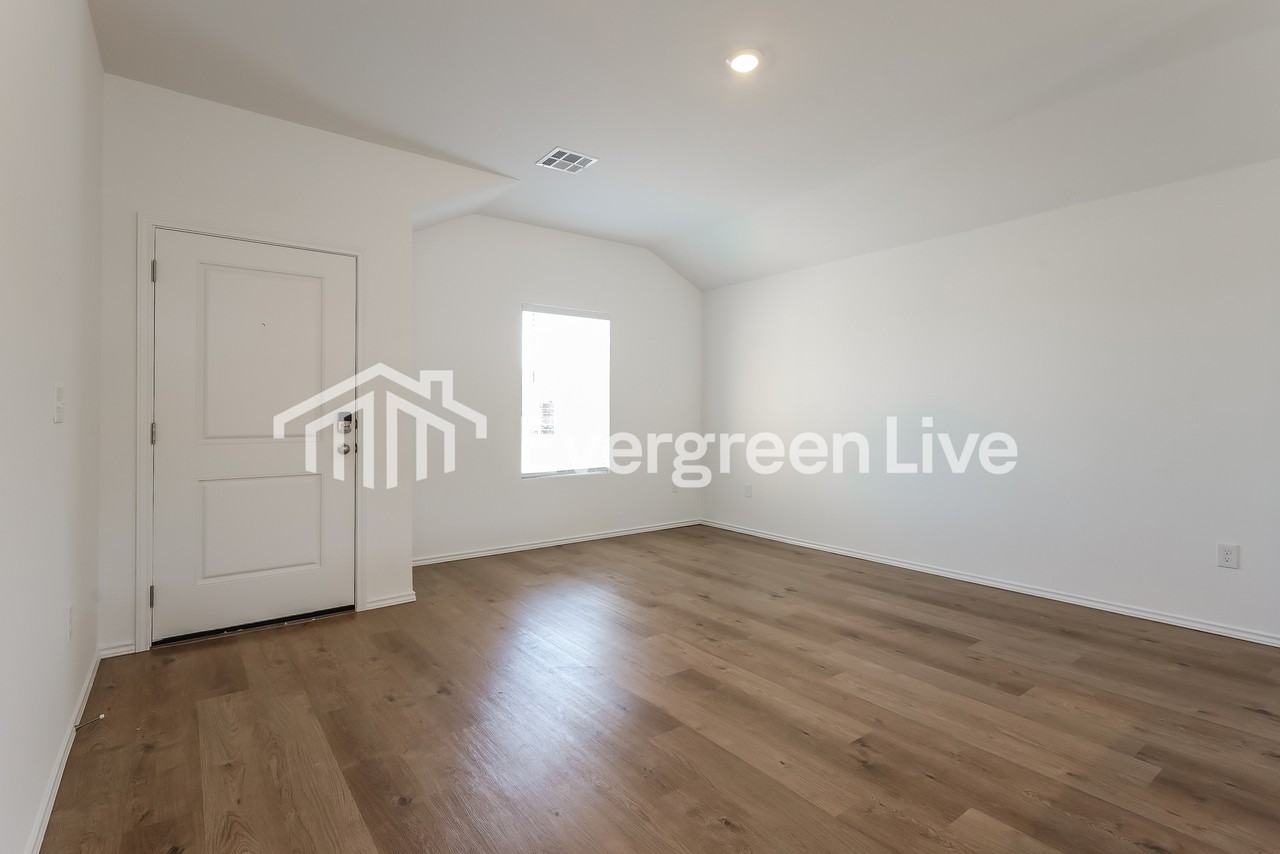 1925 Black Poplar Way - Photo 4 of 17