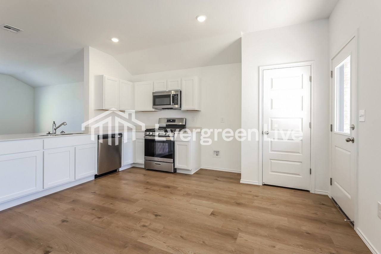 1925 Black Poplar Way - Photo 7 of 17