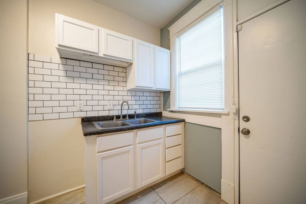 1006 Mcallister Ave - Photo 3 of 10