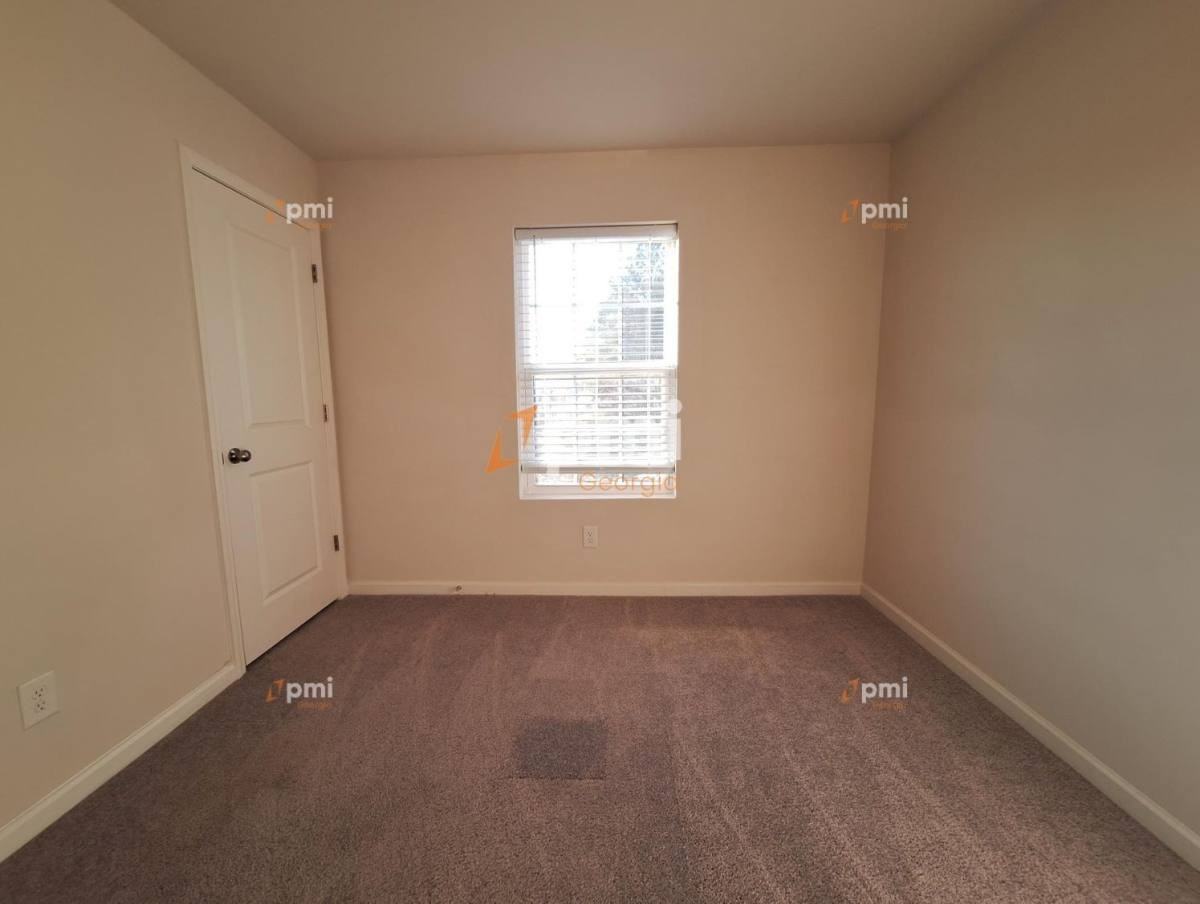 127 Maple Dr - Photo 7 of 10