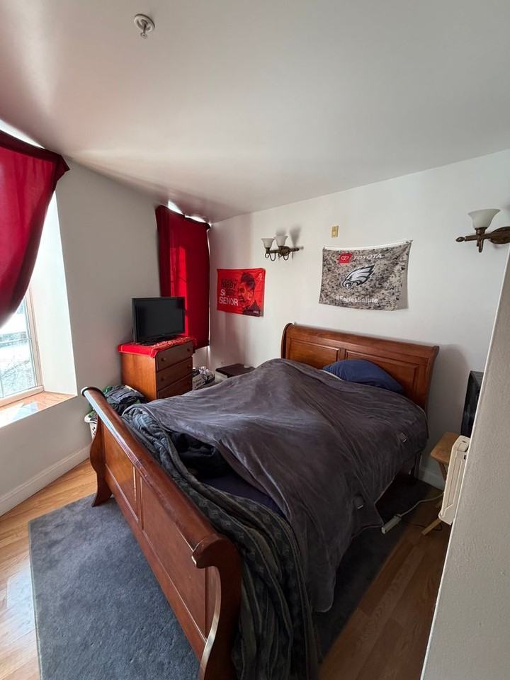 1027 Ridge - Photo 2 of 26