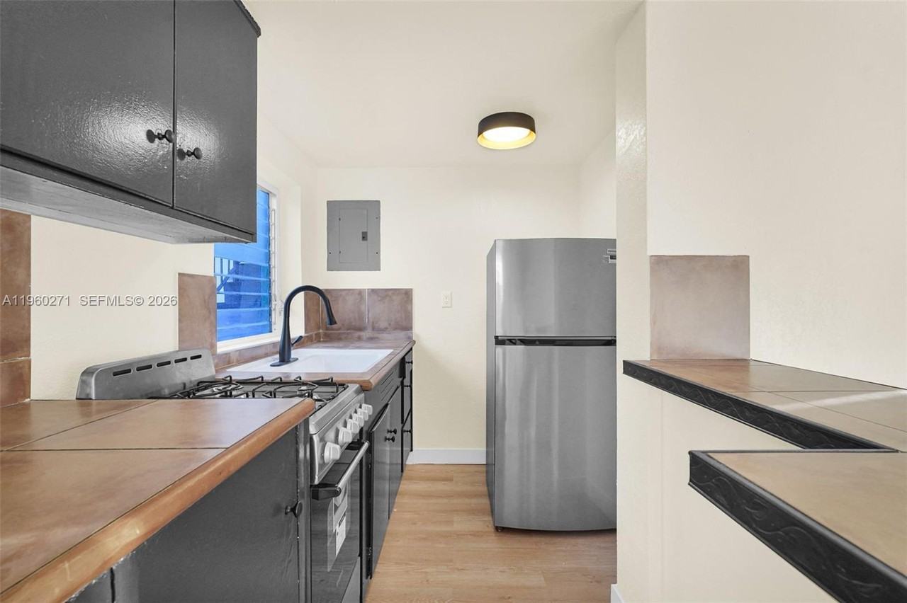 12287 Ne 7th Ave #3 - Photo 4 of 44