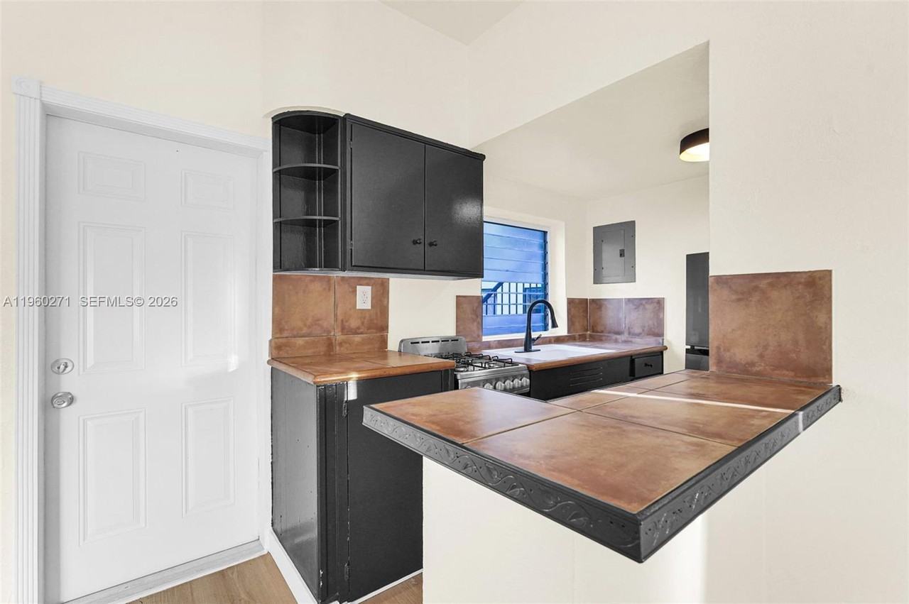 12287 Ne 7th Ave #3 - Photo 6 of 44