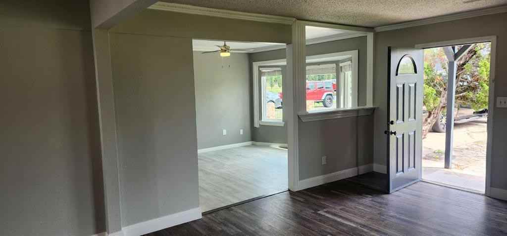 104 Maxwell Rd - Photo 3 of 32